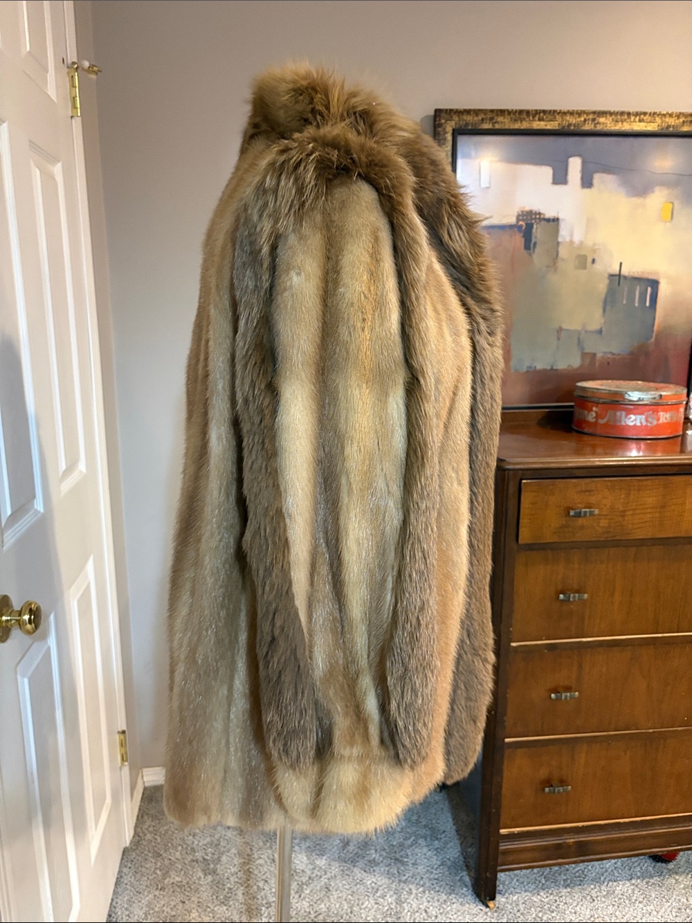 Luxury Women's Fur Coat - Tan/Brown mink and fox trim. 2B - Picture 4 of 16